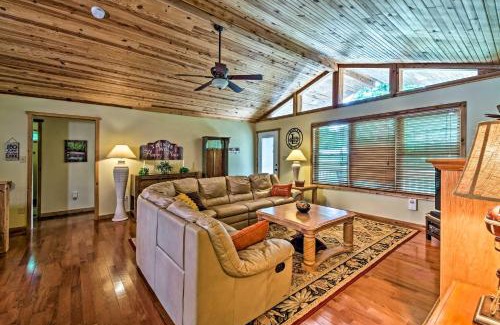 Albany House | Charming Getaway with Lake Cumberland Views!