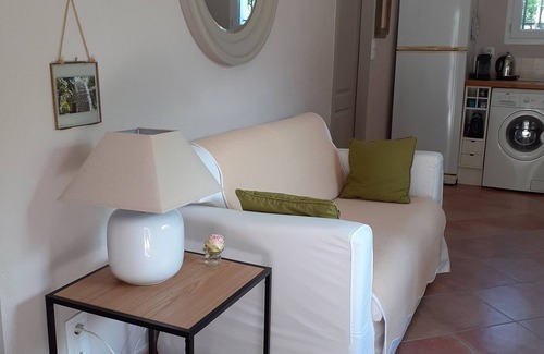 Vaugines Cottage | Charming gite for those who love the nature in Vaugines in the south of the Luberon.