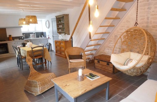 Vix House | Charming gite with heated pool and jacuzzi - Marais Poitevin