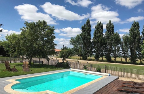 Vix House | Charming gite with heated pool and jacuzzi - Marais Poitevin
