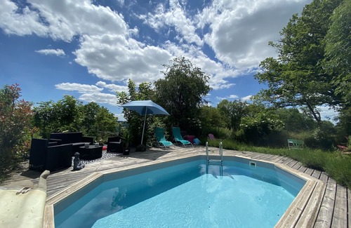 Auzers Villa | Charming gite with swimming pool, sauna and jacuzzi, Salers Puy Mary area