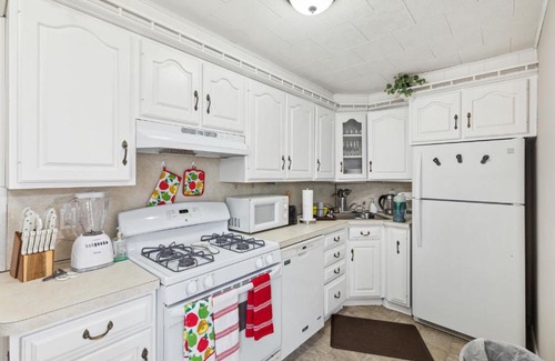Secane Apartment | Charming Glenolden Townhouse