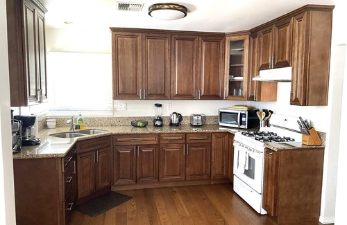 Granada Hills South House | Charming Granada Hills Home in Great Neighborhood