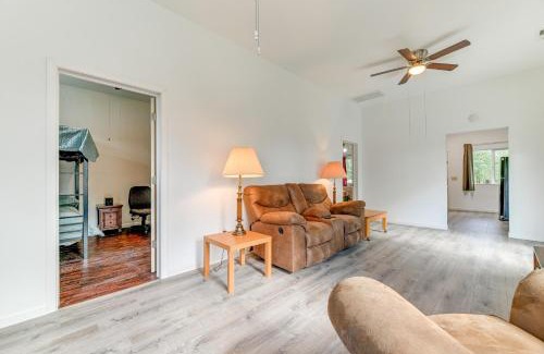Grants Pass House | Charming Grants Pass Cottage with Patio and Gas Grill!