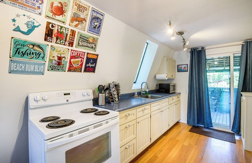 Grayland Apartment | Charming Grayland Getaway: Walk to the Beach!
