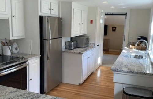 Chatham House | Charming/Great Location/Walk to town/baseball field