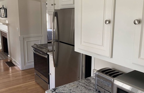 Chatham House | Charming/Great Location/Walk to town/baseball field