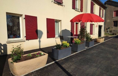 Ville-au-Val Cottage | Charming Ground-Floor Apartment in Historic Village Near Nancy & Metz