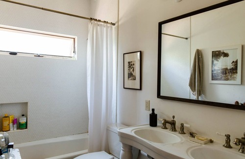 Ojai House | Charming Guest House near town of Ojai and hiking trails