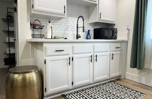 East Sacramento Cottage | Charming Guest House in East Sac