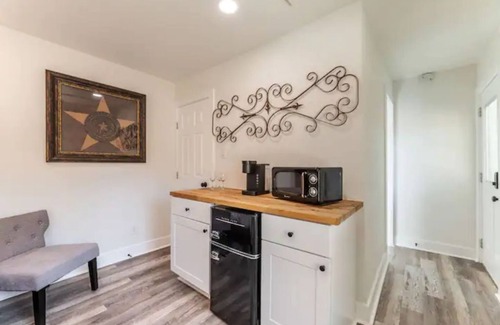 Liberty Hill House | Charming guest studio in the heart of Liberty Hill