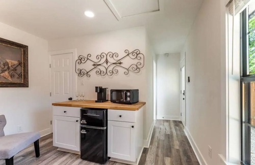 Liberty Hill House | Charming guest studio in the heart of Liberty Hill