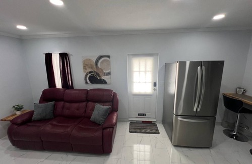 Lakeland Apartment | Charming guesthouse B 1-bedroom in North Lakeland with full kitchen, WiFi, AC