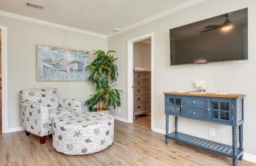 Gulfport House | Charming Gulfport Home about 2 Mi to Marina