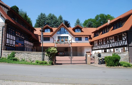 Glattbach Apartment | Charming holiday rental and top equipment in lime rock Glattbach