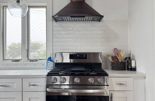 Wellfleet House | Charming Handicapped Accessible 3-bedroom house in Welcoming Wellfleet