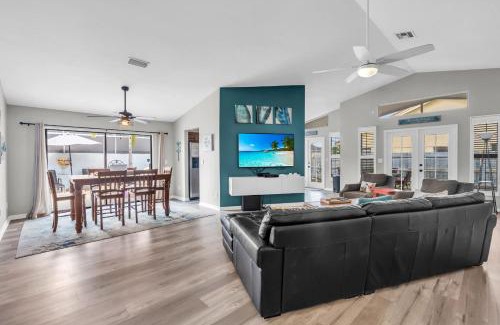 Bonita Springs House | Charming Heated Pool Home - 3 miles to the Beach, Pet and Family Friendly -Available Year Round!