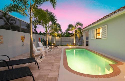 Bonita Springs House | Charming Heated Pool Home - 3 miles to the Beach, Pet and Family Friendly -Available Year Round!