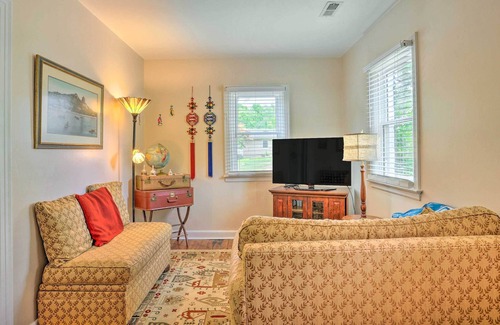 Lakeside Cottage | Charming Henrico Cottage w/ Yard + Fire Pit!