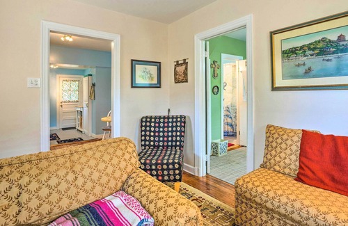 Lakeside Cottage | Charming Henrico Cottage w/ Yard + Fire Pit!