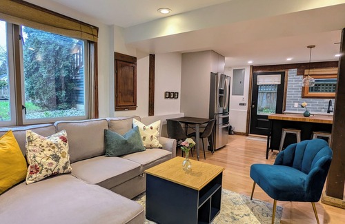 East Side House | Charming Heritage Suite in Central Mt. Pleasant
