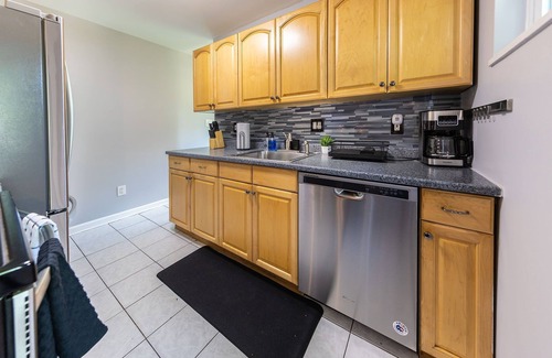 Seminary Hill House | Charming Hideaway 19 min to DC huge Backyard/Grill