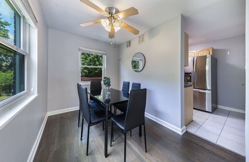 Seminary Hill House | Charming Hideaway 19 min to DC huge Backyard/Grill