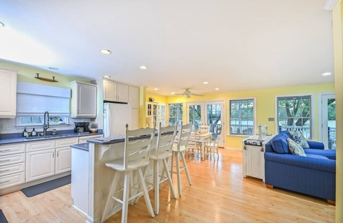 Middle River House | Charming Hideaway By The Water