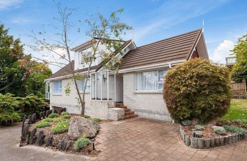 Taupo House | Charming Hideaway with wifi