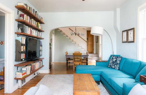 West Highland House | Charming Highlands Cottage - Walk to Shops & Eats