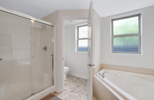 Orenco Station Apartment | Charming Hillsboro Condo with Pool and Gym
