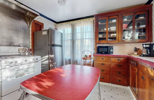 Downtown House | Charming Historic 3-Bedroom Home Just One Block from Humboldt Bay – Walk to Shops & Restaurants