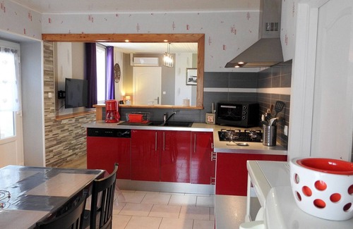 Choiseul Cottage | Charming Historic Apartment with Terrace, Near Hiking Trails and Horses, Choiseul