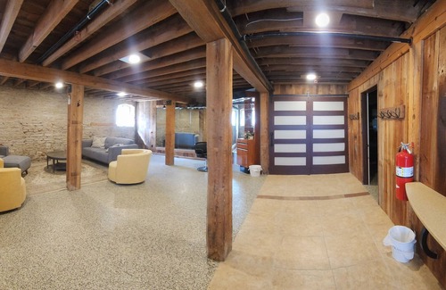Plattsmouth House | Charming historic barn with AC and WiFi in Plattsmouth