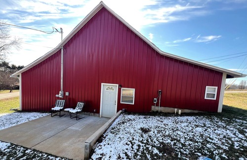 New Market House | Charming historic barn in New Market with WiFi and AC