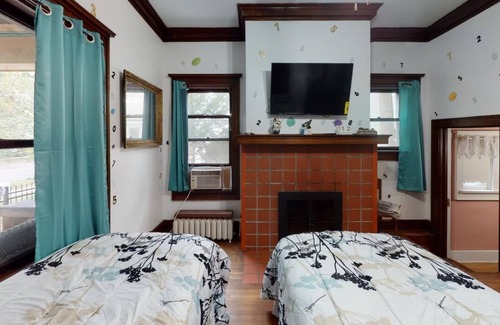 Wausau Bed & Breakfast | Charming, historic bed & breakfast in Pleasant Wausau with AC, WiFi