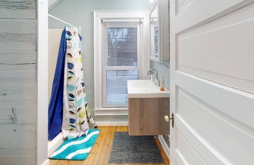 Wausau Bed & Breakfast | Charming, historic bed & breakfast in quaint Wausau with WiFi, AC & free parking