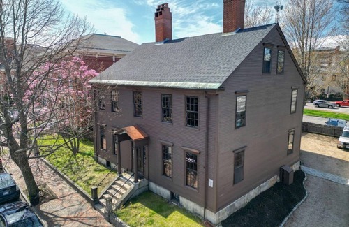 Downtown Portland House | Charming Historic Estate | Perfect for Getaways, Micro-Weddings & Events