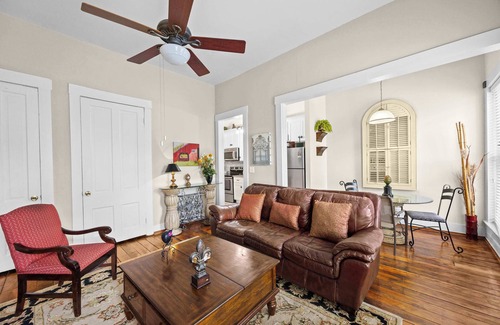 Old Louisville House | Charming Historic Getaway in the Heart of Lou!