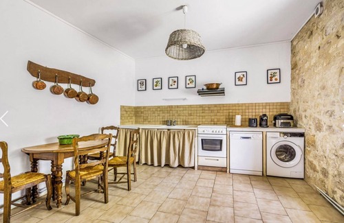 Beaucaire Cottage | Charming historic guest house & pool in heart of Provence. Arles-St-Rémy-Avignon