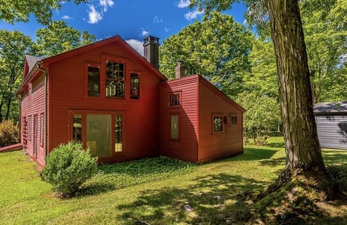 Old Chatham House | Charming historic home surrounded by woods in Old Chatham