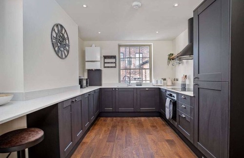 Sheffield City Centre Apartment | Charming Historic Haven in Sheffield City Centre