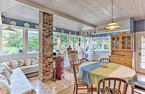 Federal Way House | Charming Historic Retreat Near Poverty Bay!