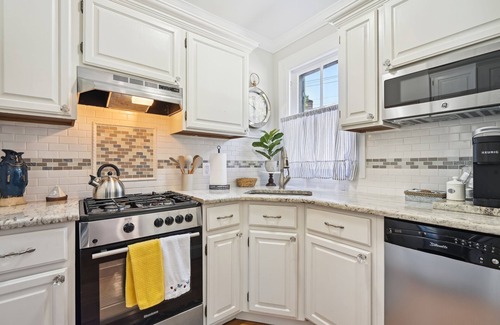 Historic District House | Charming Historic Townhouse Steps From USNA