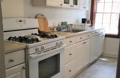 Old City House | Charming Historic Olde City Home - Close to Independence Malll