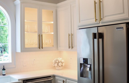 Pittsburg House | Charming Historic Victorian Home W/Fireplace