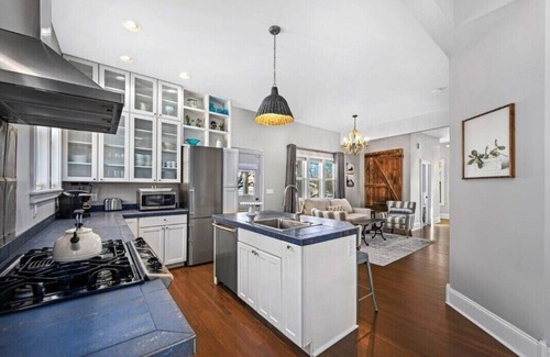 Lafayette House | Charming Historical Home - Walk to Restaurants