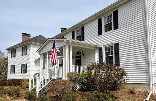Andersonville House | Charming historical home in the countryside of Dillwyn, near Farmville