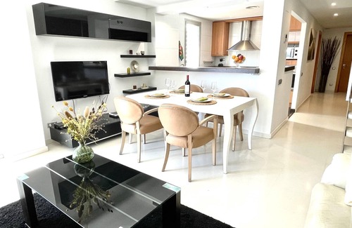 Sant Pere de Ribes Apartment | Charming house with the best swimming pool in the region. vilanovaapartments