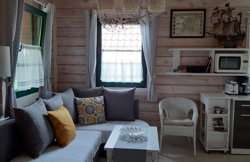 Wicko House | Charming house on a hill overlooking the lake